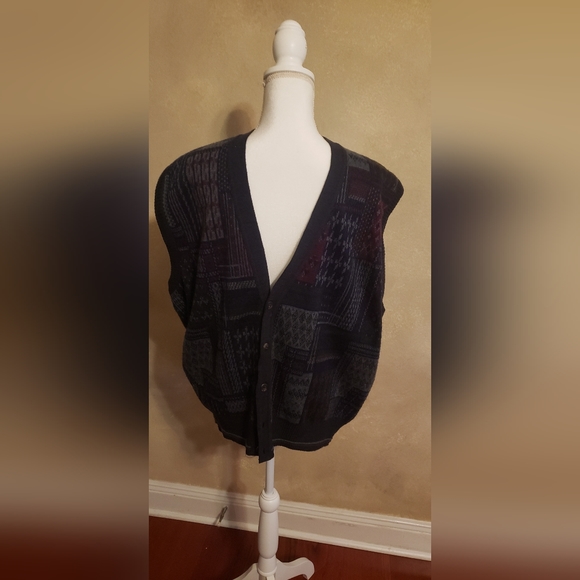 Mozart Crewneck Sleeveless Vest
